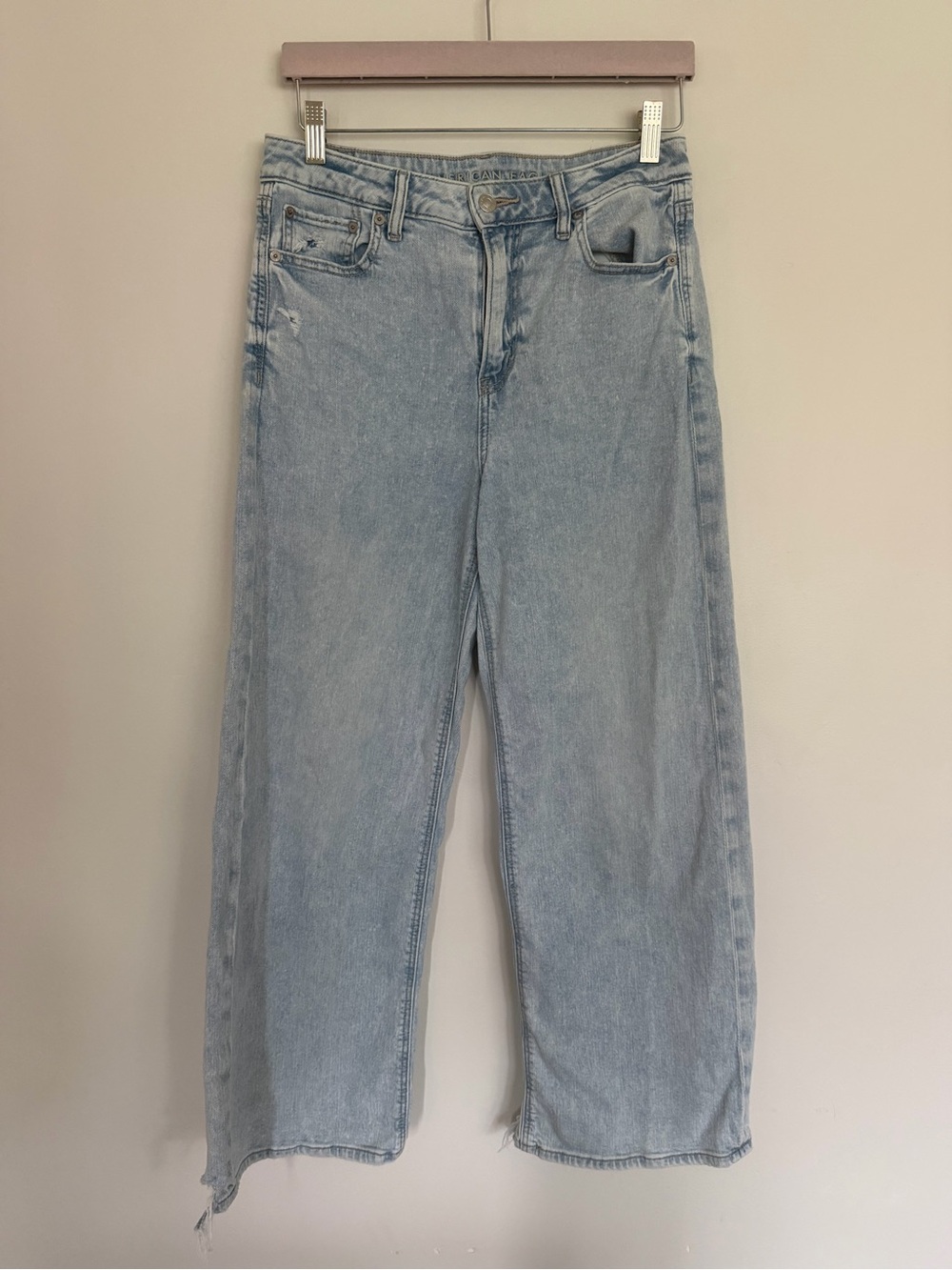 American Eagle Super High-Waisted Baggy Wide Leg Jeans Size 4 Short